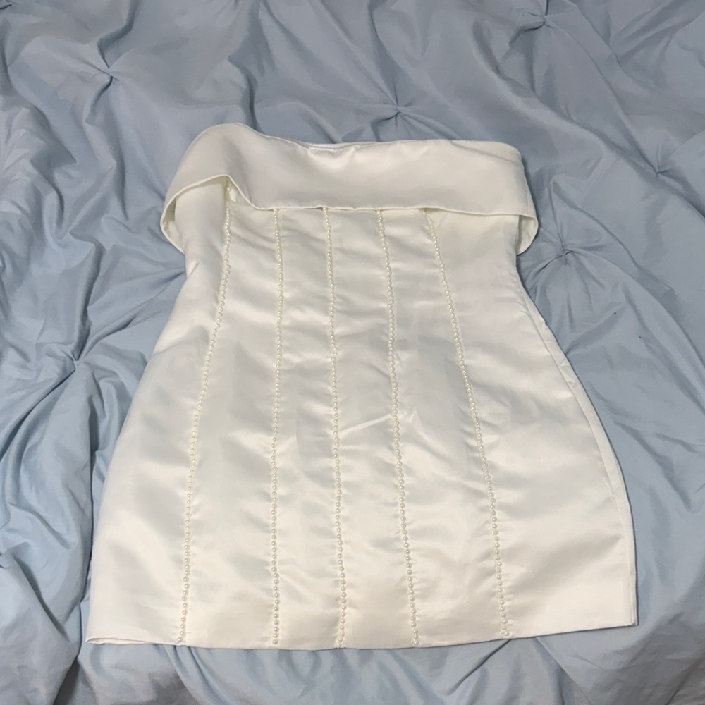Peppermayo White Satin Strapless dress size 6 - Picture 3 of 3